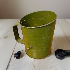 Vintage 40’s BROMWELLS Metal Flour Sifter Green Primitive Rustic Farmhouse Decor